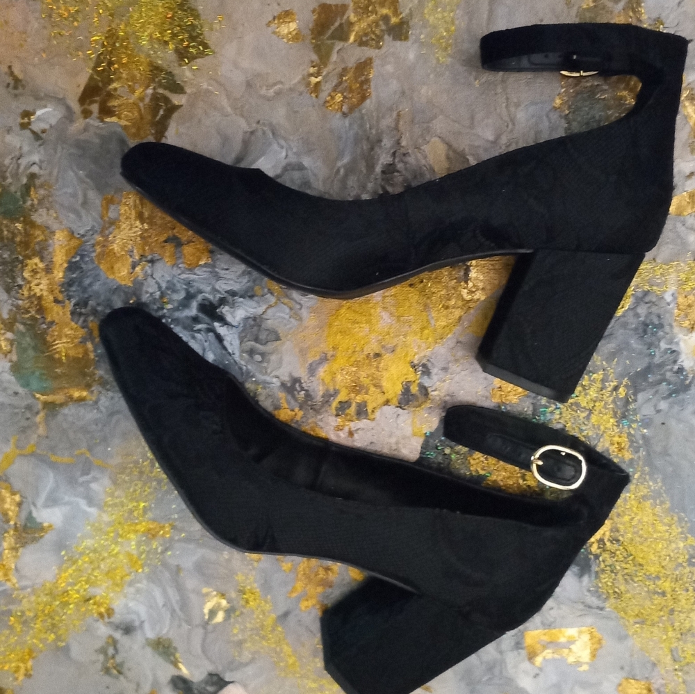Chunky Mary Jane Heels